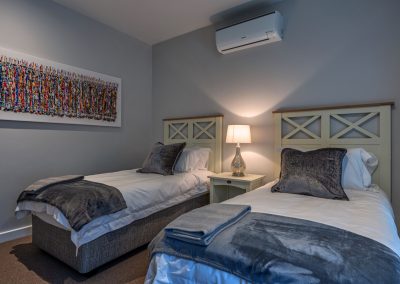 Olifants Retreat twin room other angle