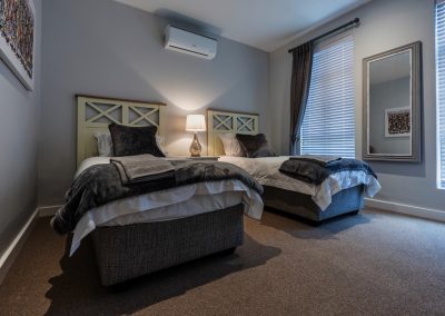 Olifants Retreat twin bedroom