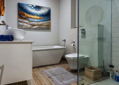 Olifants Retreat master bedroom ensuite bathroom
